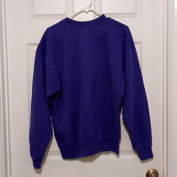 Chritsmas Sweatshirt - Picture 8 of 8